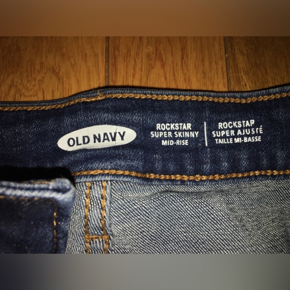 Old Navy Skinny Jeans - Picture 2 of 6